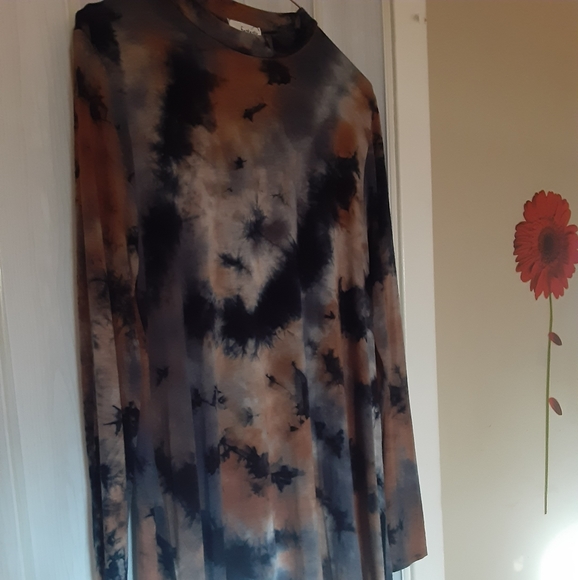 The dyed dress size large - Picture 3 of 6